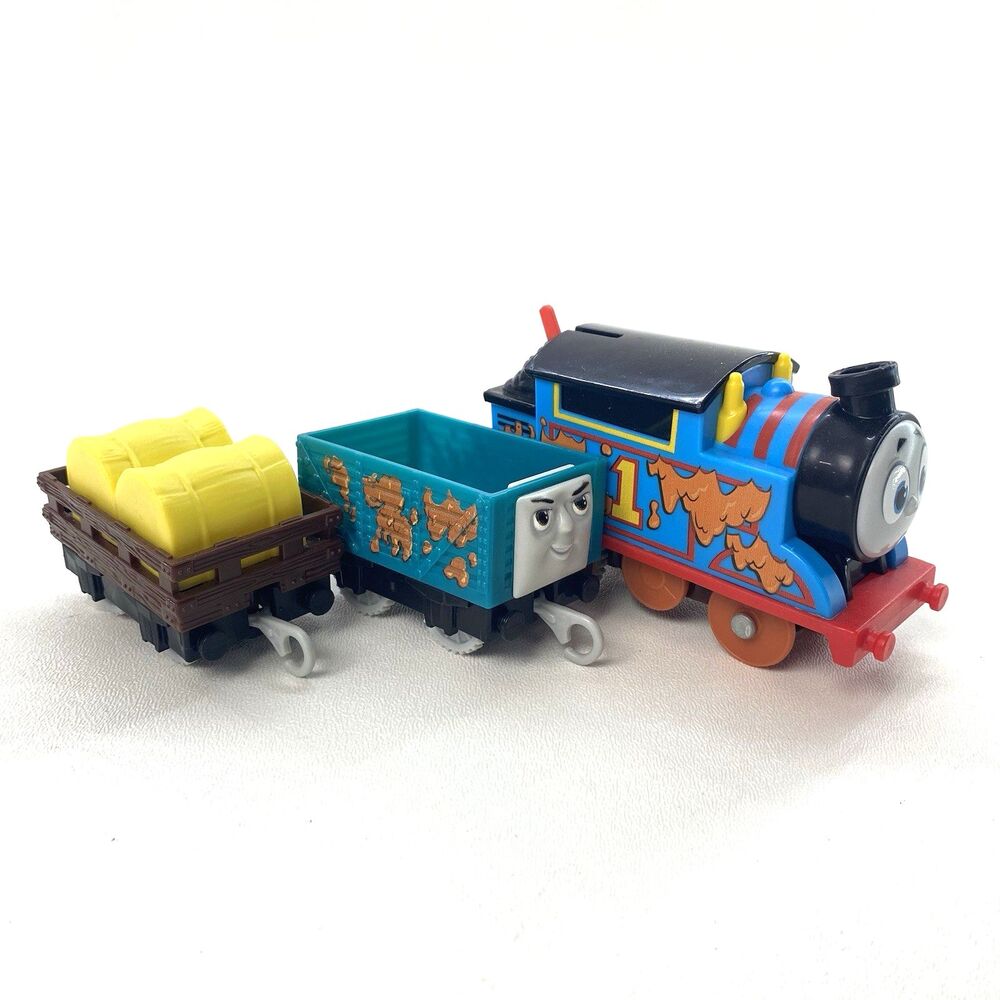 Thomas the Train Muddy Farm Percy Nia Motorized Engine Vehicle Gullane Toys 2021 - Picture 4 of 14